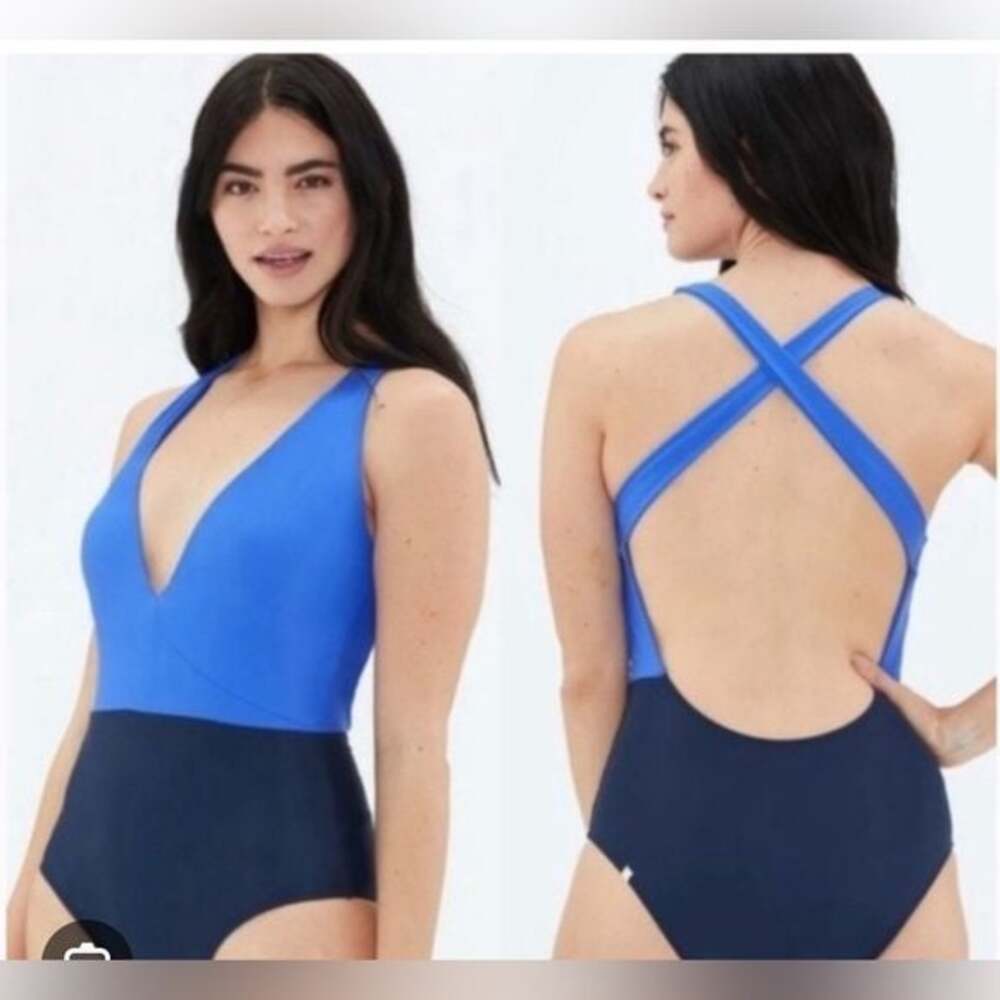 New without tags summersault deep dive swimsuit size 4